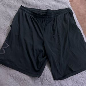 Dark Gray Shorts for men - Under Armour, Size: XXL
